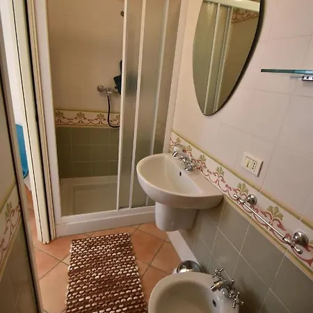 Route 25 - Cavoli - Vista Mare, Con Clima, Terrazza E Posto Auto