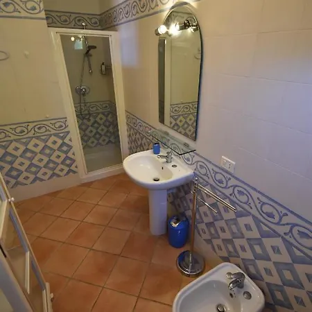 Route 25 - Cavoli - Vista Mare, Con Clima, Terrazza E Posto Auto