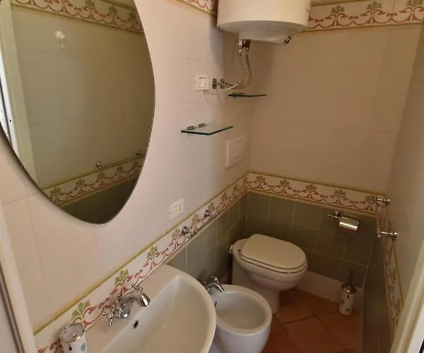 Route 25 - Cavoli - Vista Mare, Con Clima, Terrazza E Posto Auto * Spiaggia di Cavoli